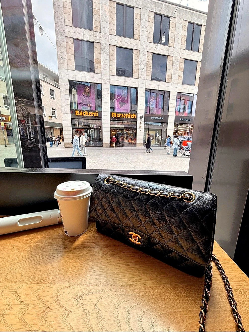 Chanel Classic Medium Double Flap Bag Shoulder Bag in Black